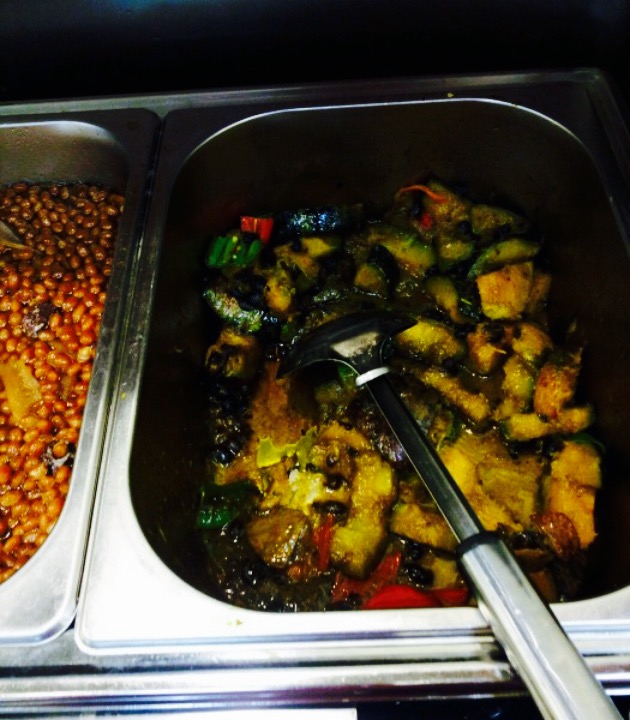 “太阳成tyc7111cc官网”猪圈咖啡创始人张攀莅临成都石化工业学校分享创业感悟(图1) 太阳成tyc7111cc官网